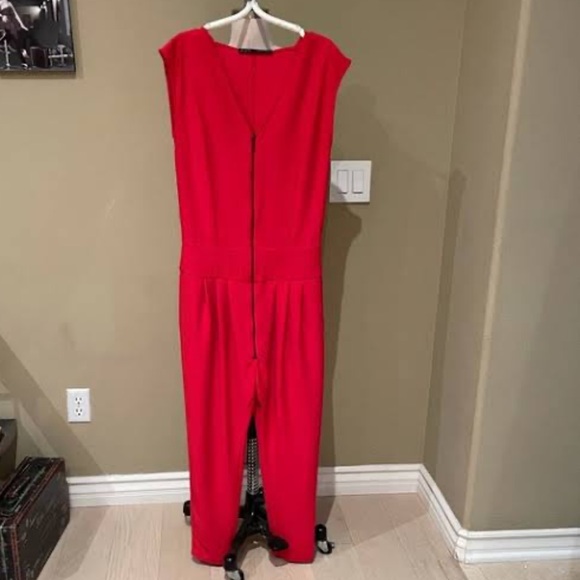 Zara red jumpsuit for summer - Picture 7 of 8